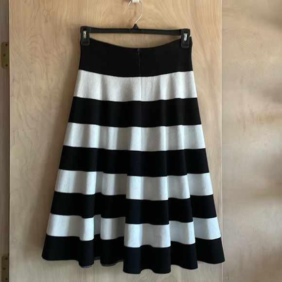 RVN Skirt Jacquard Knit Black White Stripe Women’s Sz: L - Picture 3 of 13
